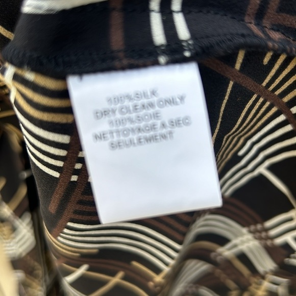 Trina Turk Silk Blouse Geometric Career Wear Business Casual Quiet Luxury Sz 6 - Picture 5 of 5